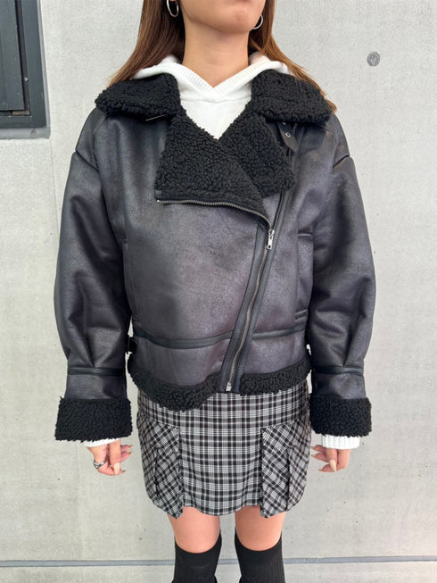 フェイクレザーボアジャケット